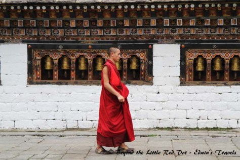 bhutan_monk