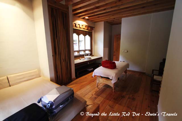 Extra massage room which can also be turned into guest room.