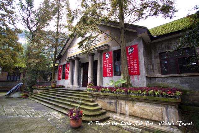 The former town hall now houses the Coal Museum.
