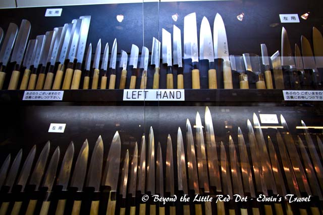 Do lefties really need different types of knives?