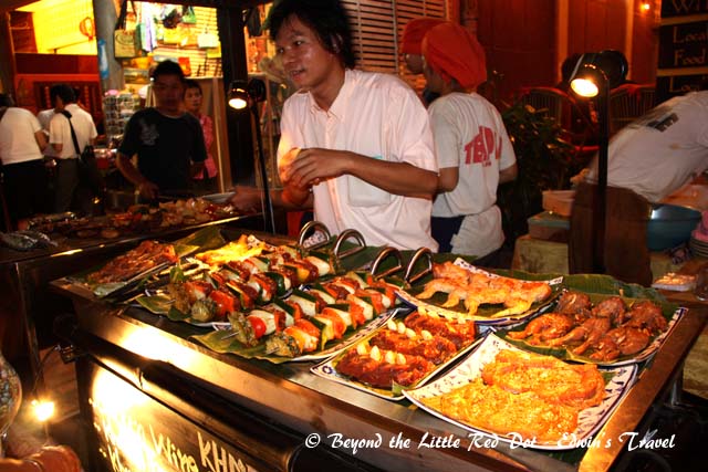 We tried the Cambodian food which was mainly barbequed or in a hotpot with spicy soup.