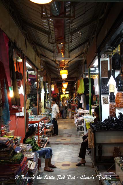 The night market was a disappointment to me. But if you are looking for souvenirs to buy for folks back home, this is the place.