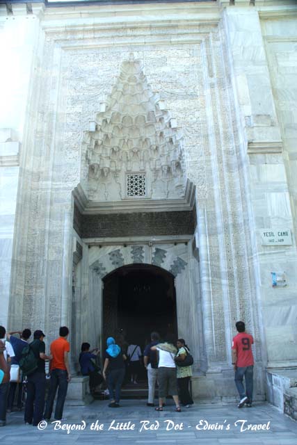 Next morning, we visited the Green Mosque.