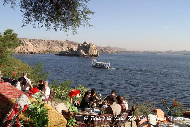 There is a nice cafe on the island and you can sit down and have a cup of coffee.