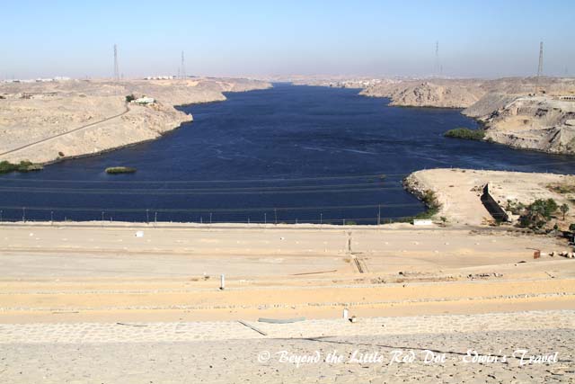 We passed by Aswan High dam. This is the view of the lower valley. 