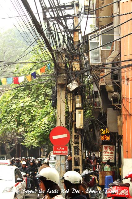 It's a wonder how anyone can guess which wire goes where.