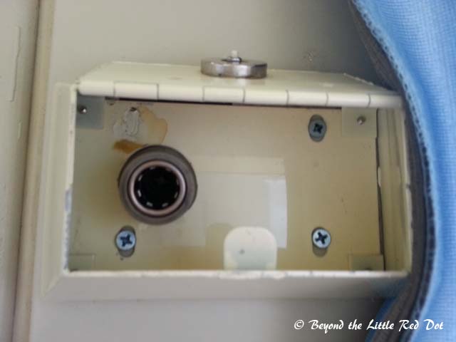 Open it and you find a oxygen port. The oxygen supply only turns on when the train is at high altitudes.