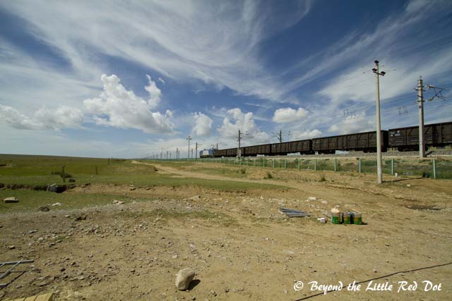 While waiting for the bus, you can see the train that goes to Lhasa.