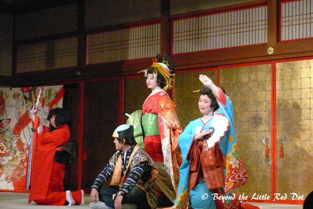 We were treated to performances by actors. But sadly we couldn't understand any of it, since it was all in Japanese.