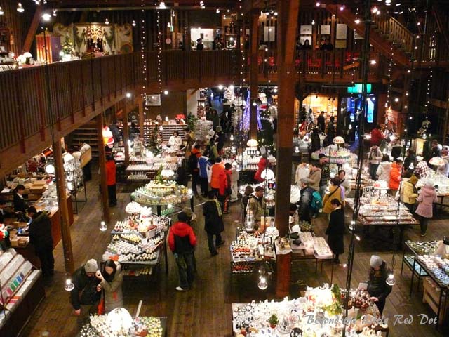 You can find all kinds of music boxes inside the museum.