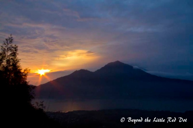 The final burst of light before going behind the clouds.