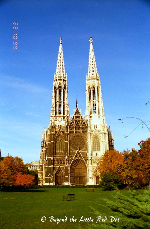 One of the many churches that can be found in Vienna. This church was located near my hotel.