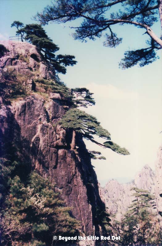 Scenes like this feature in many traditional Chinese paintings.