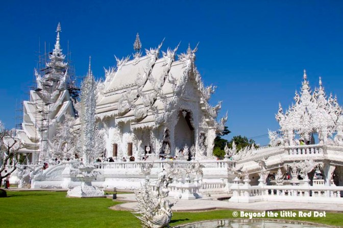 The main building, called the Ubosot. During our visit, visitors were not allowed to enter the building.