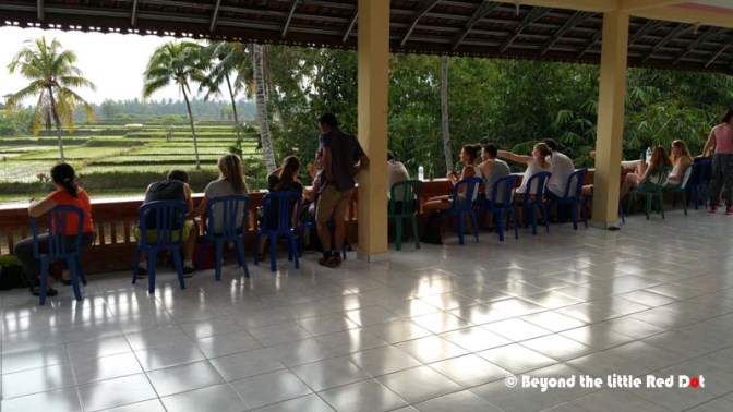 People were already there, although it's not really crowded. This is one activity where you don't have tourist buses coming.