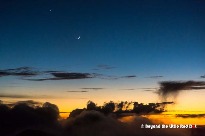 Just before we leave the summit, the Moon, Jupiter and Venus appear.